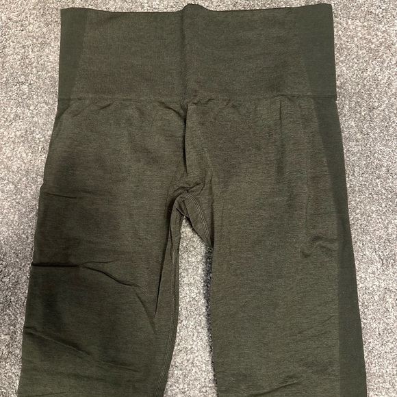 NVGTN Performance Seamless Leggings - Olive - Picture 5 of 8